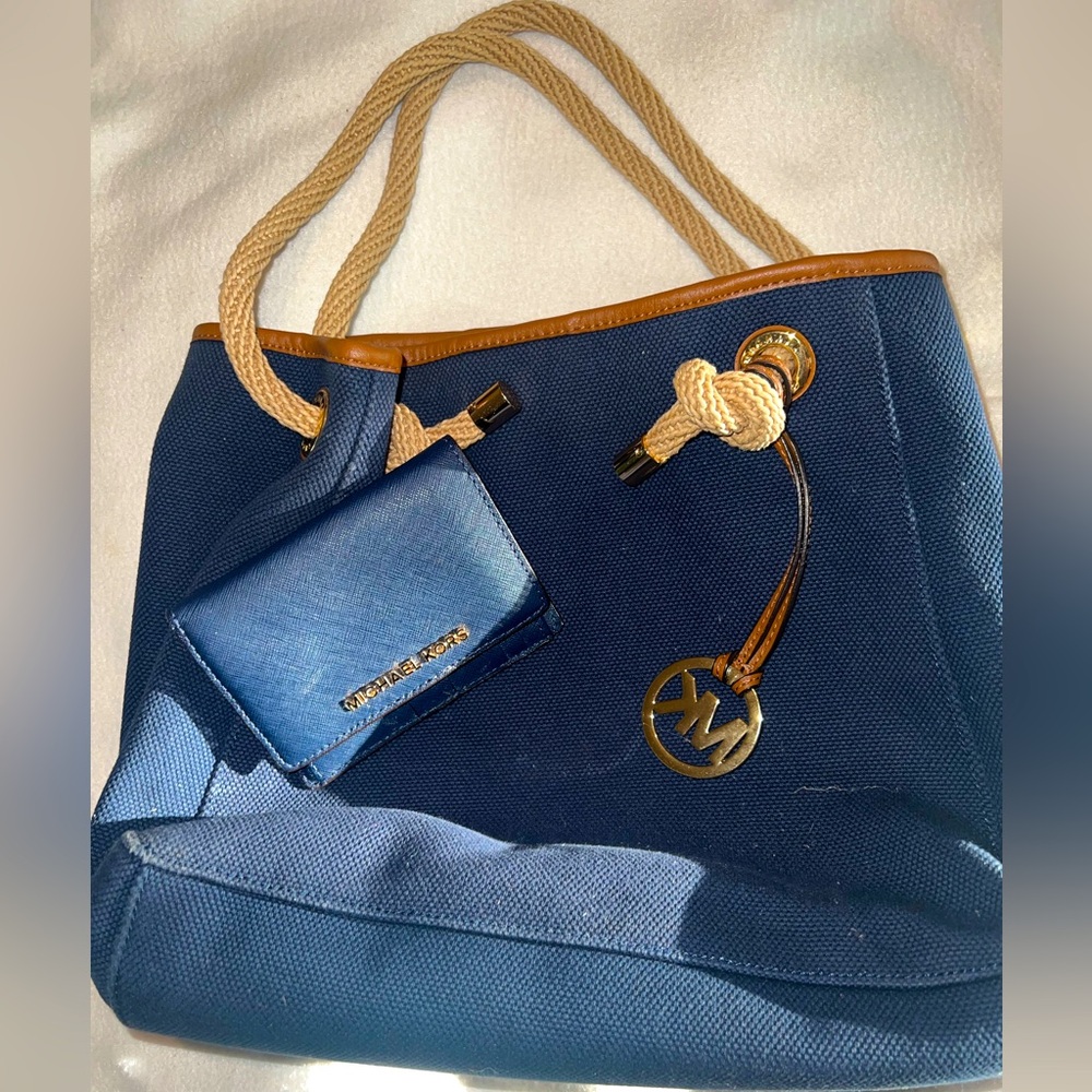 Medium size Micheal chorus rope tide beach bag